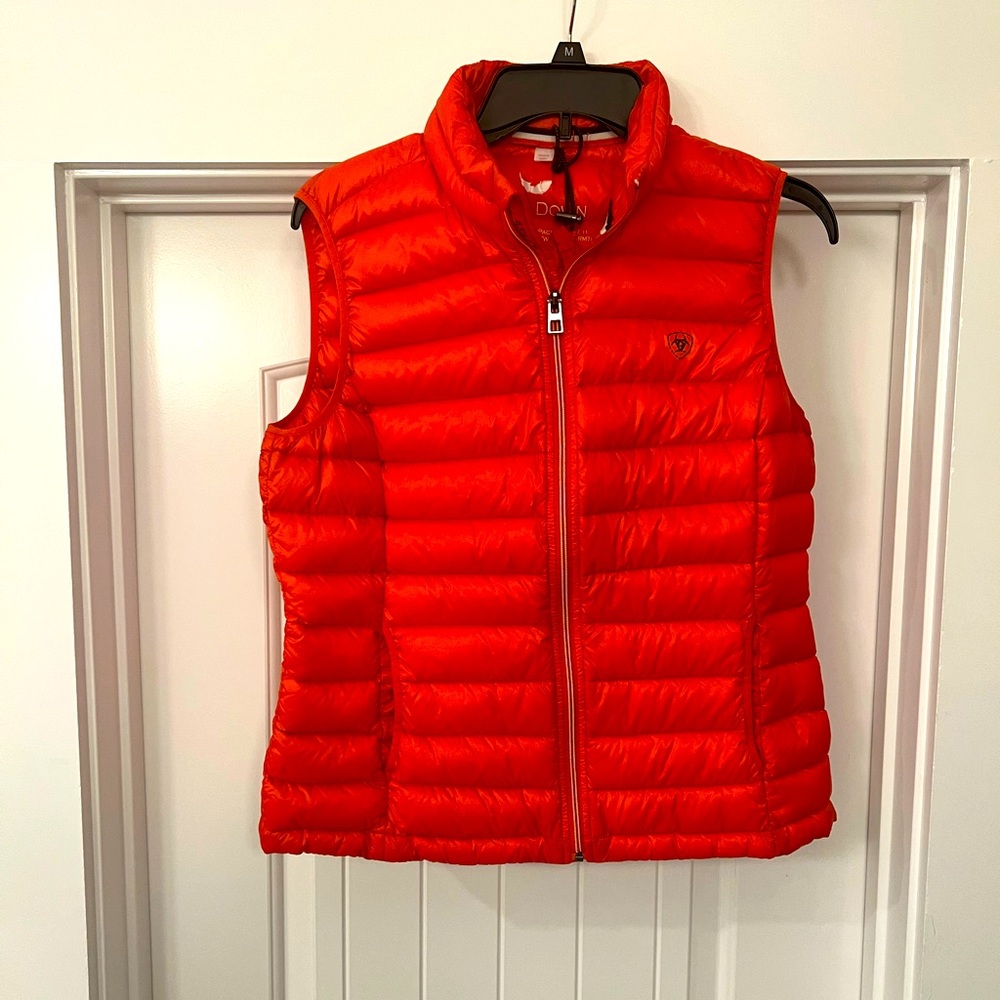 Ariat Puffer Vest. Never Worn! Packing bag still attached!